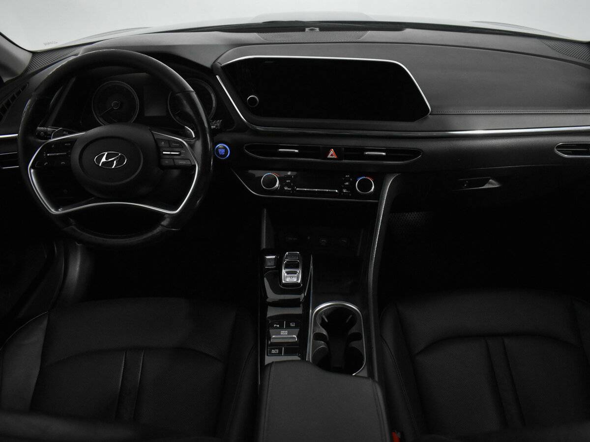 Hyundai Sonata с пробегом — 2020 год. Фото: #9