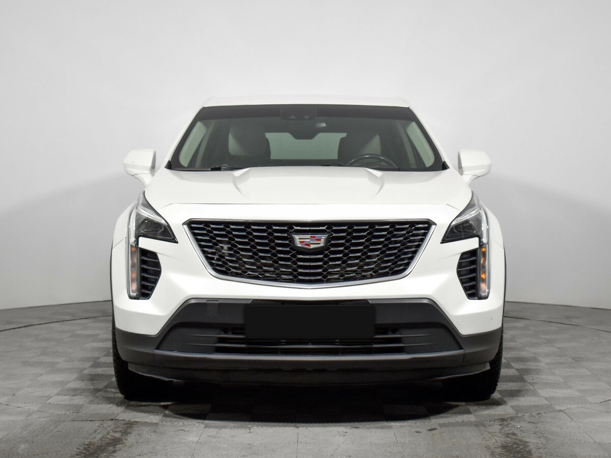 Cadillac XT4 с пробегом — 2022 год. Фото: #1