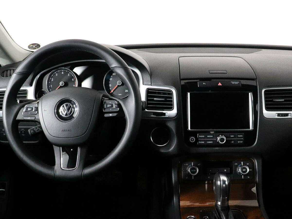 Volkswagen Touareg с пробегом — 2010 год. Фото: #8