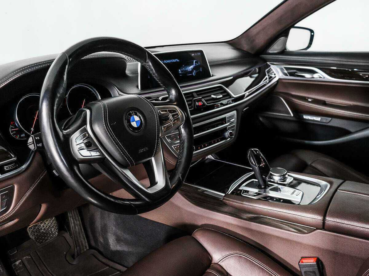 BMW 7 серии с пробегом — 2016 год. Фото: #8