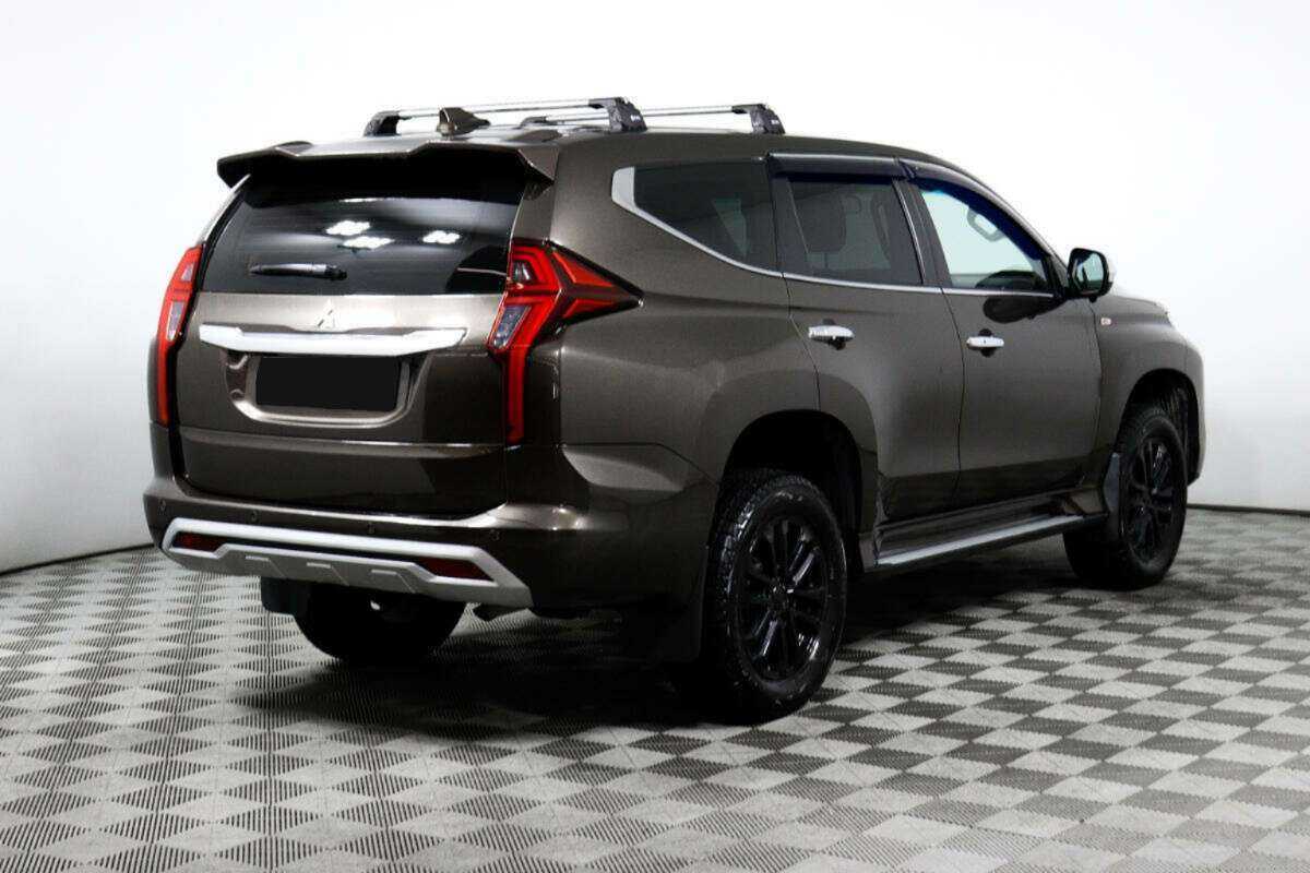 Mitsubishi Montero Sport с пробегом — 2022 год. Фото: #4