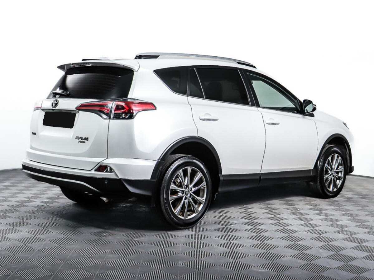 Toyota RAV4 с пробегом — 2018 год. Фото: #4
