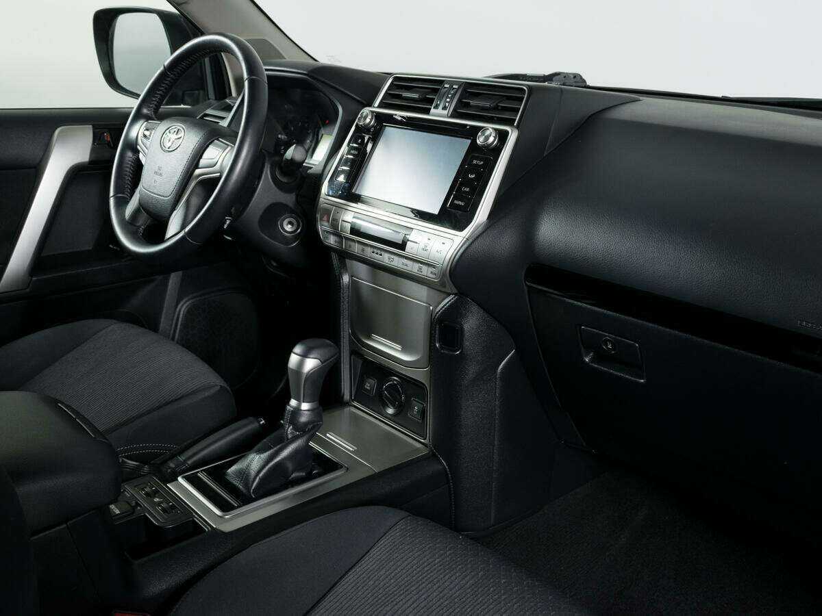 Toyota Land Cruiser Prado с пробегом — 2018 год. Фото: #8