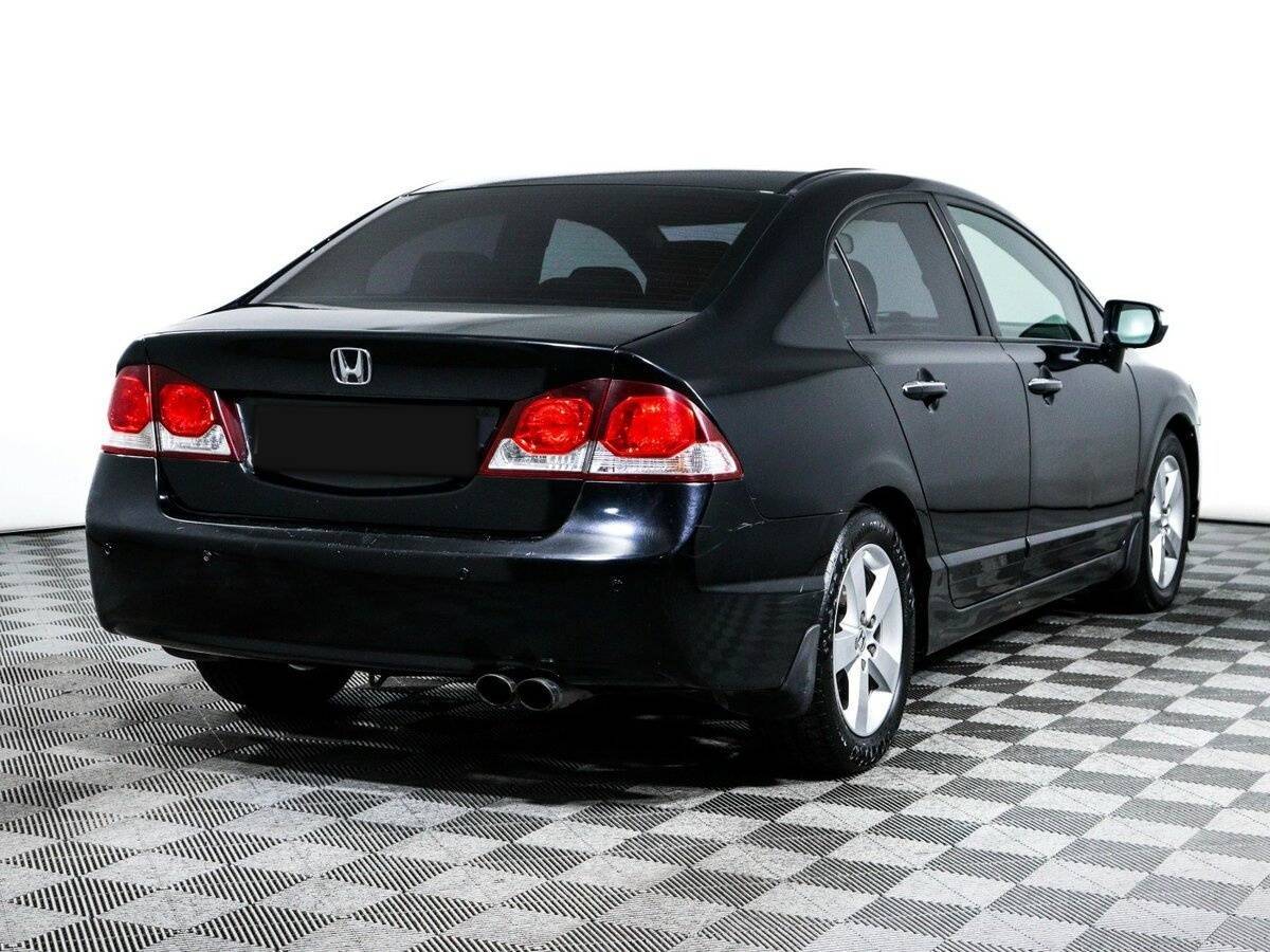 Honda Civic с пробегом — 2011 год. Фото: #4