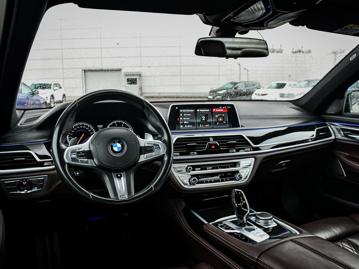BMW 7 серии с пробегом — 2018 год. Фото: #11
