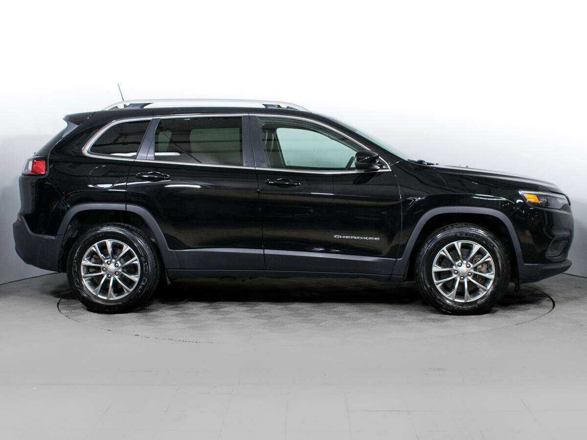Jeep Cherokee с пробегом — 2018 год. Фото: #3