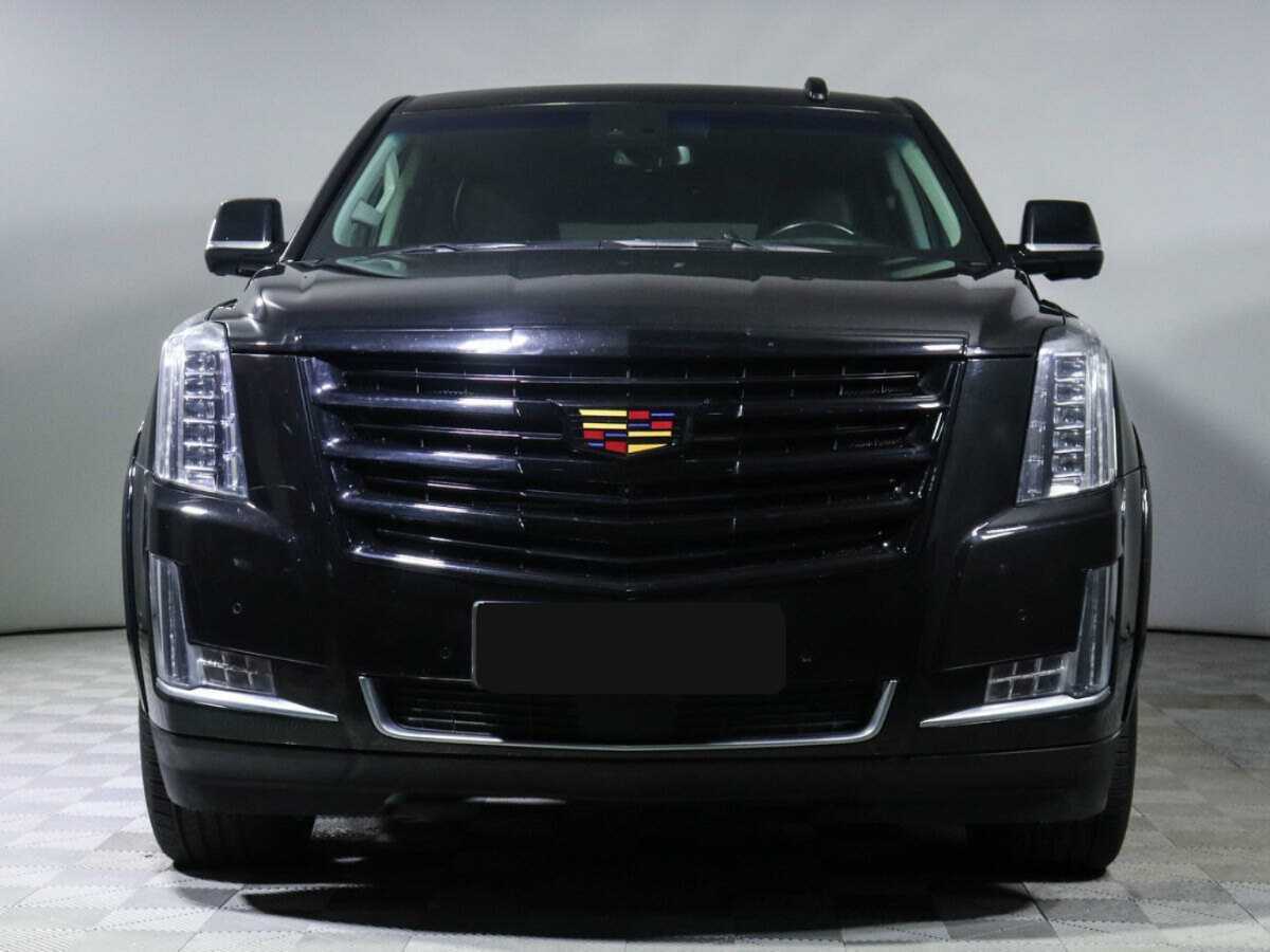 Cadillac Escalade с пробегом — 2018 год. Посмотреть фото