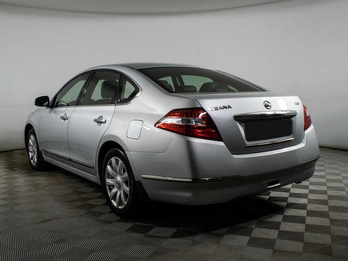 Nissan Teana с пробегом — 2010 год. Фото: #5