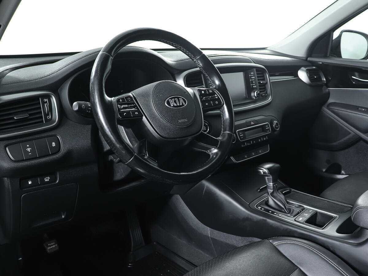Kia Sorento с пробегом — 2018 год. Фото: #11