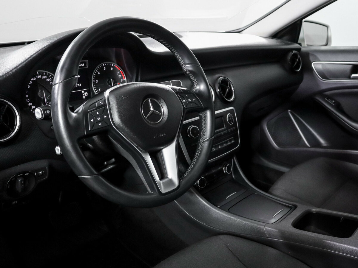 Mercedes-Benz A-Класс с пробегом — 2014 год. Фото: #10