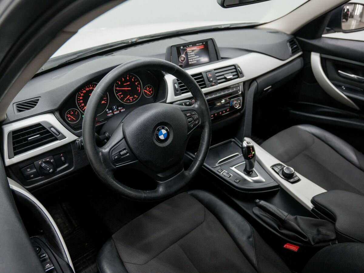 BMW 3 серии с пробегом — 2016 год. Фото: #12