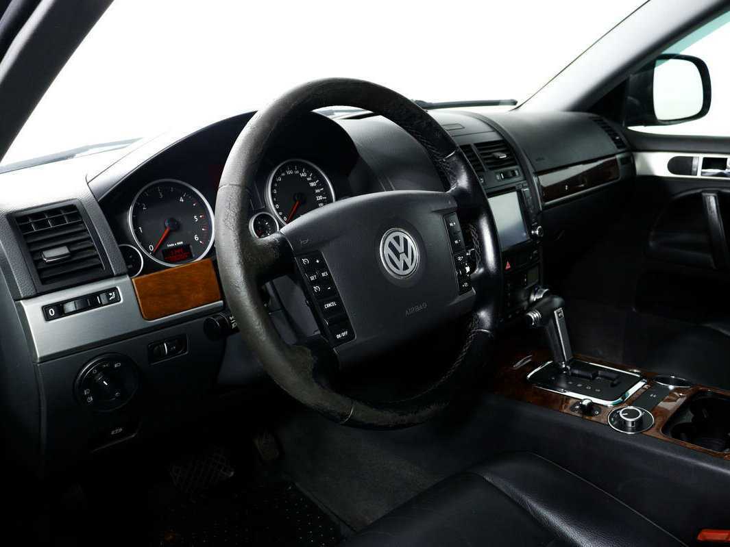 Volkswagen Touareg с пробегом — 2007 год. Фото: #12