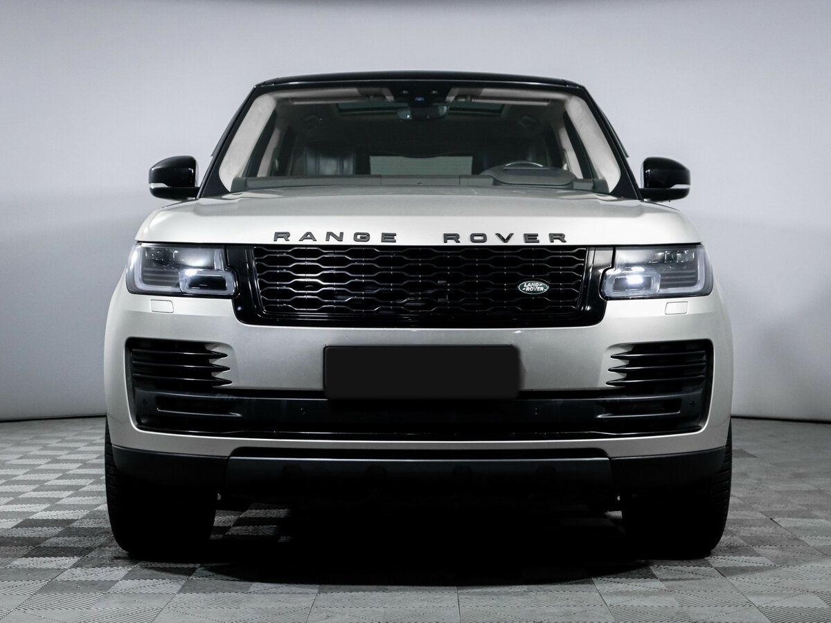 Land Rover Range Rover с пробегом — 2018 год. Фото: #1