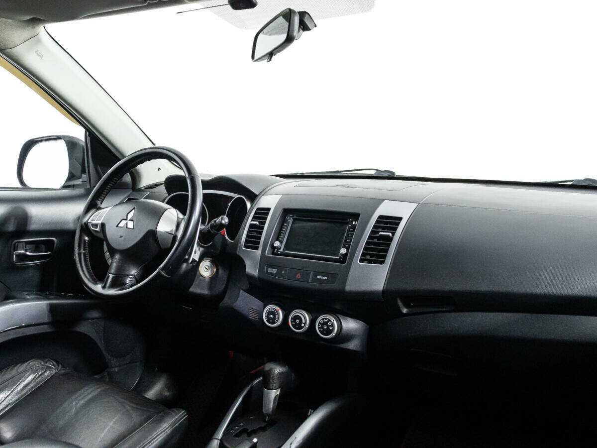 Mitsubishi Outlander с пробегом — 2008 год. Фото: #8