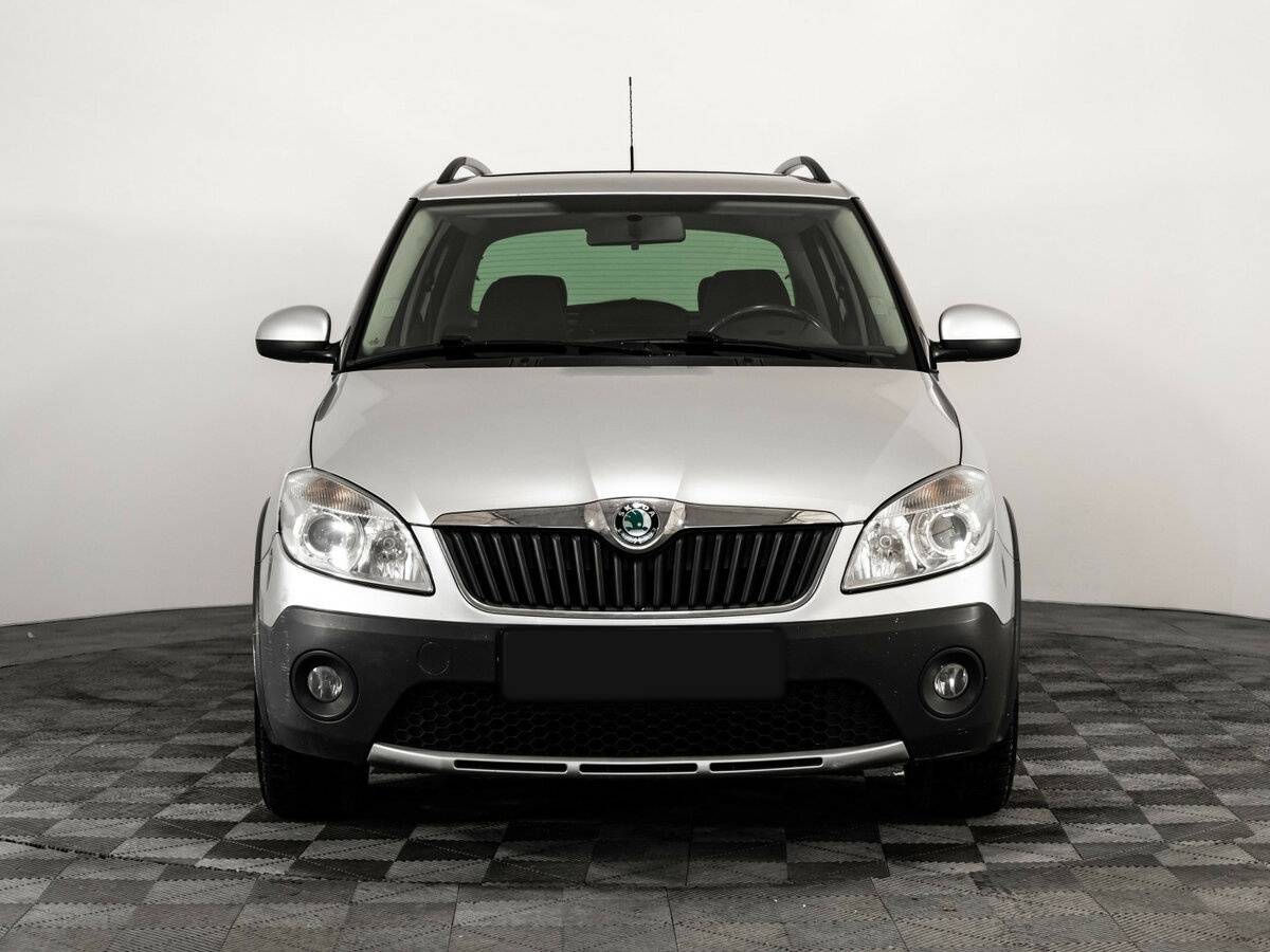 Skoda Fabia с пробегом — 2011 год. Фото: #1