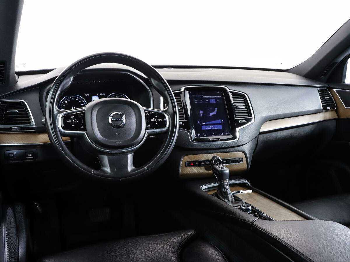 Volvo XC90 с пробегом — 2017 год. Фото: #10