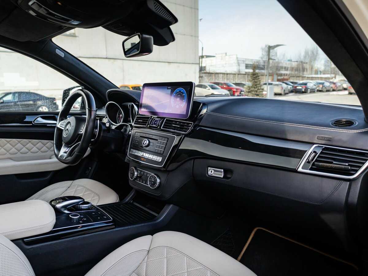 Mercedes-Benz GLE Coupe с пробегом — 2015 год. Фото: #11