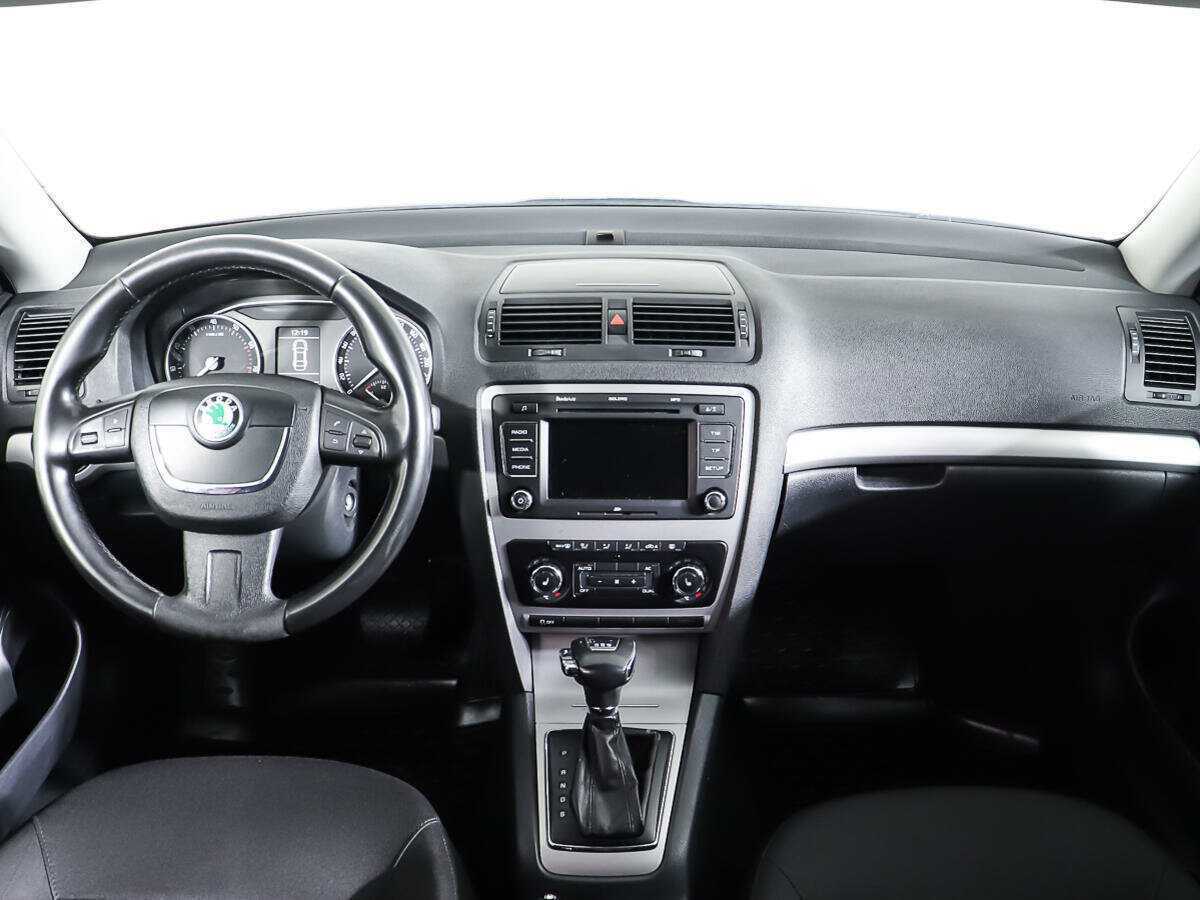 Skoda Octavia с пробегом — 2011 год. Фото: #12