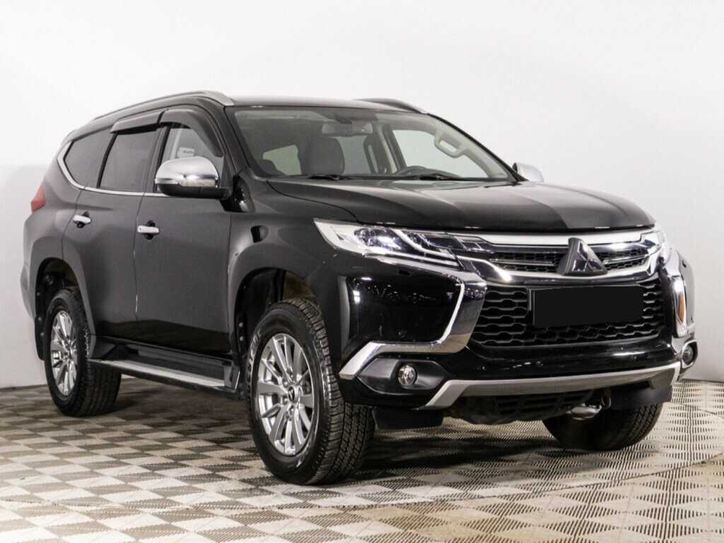 Mitsubishi Pajero Sport с пробегом — 2016 год. Фото: #2