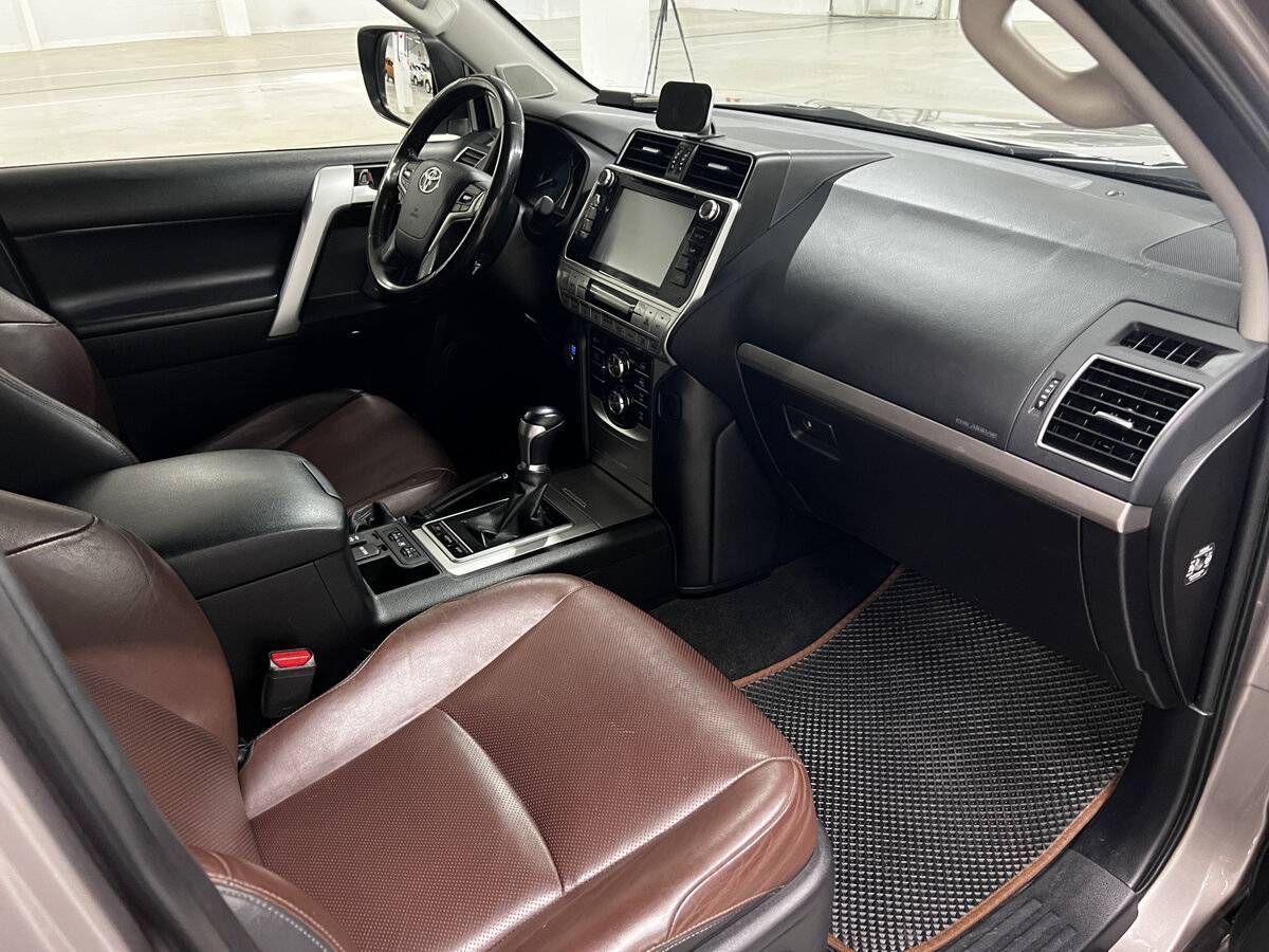 Toyota Land Cruiser Prado с пробегом — 2017 год. Фото: #10