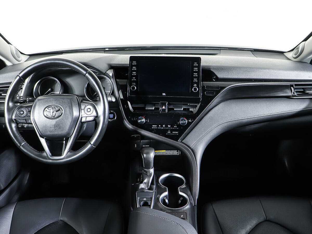 Toyota Camry с пробегом — 2021 год. Фото: #10