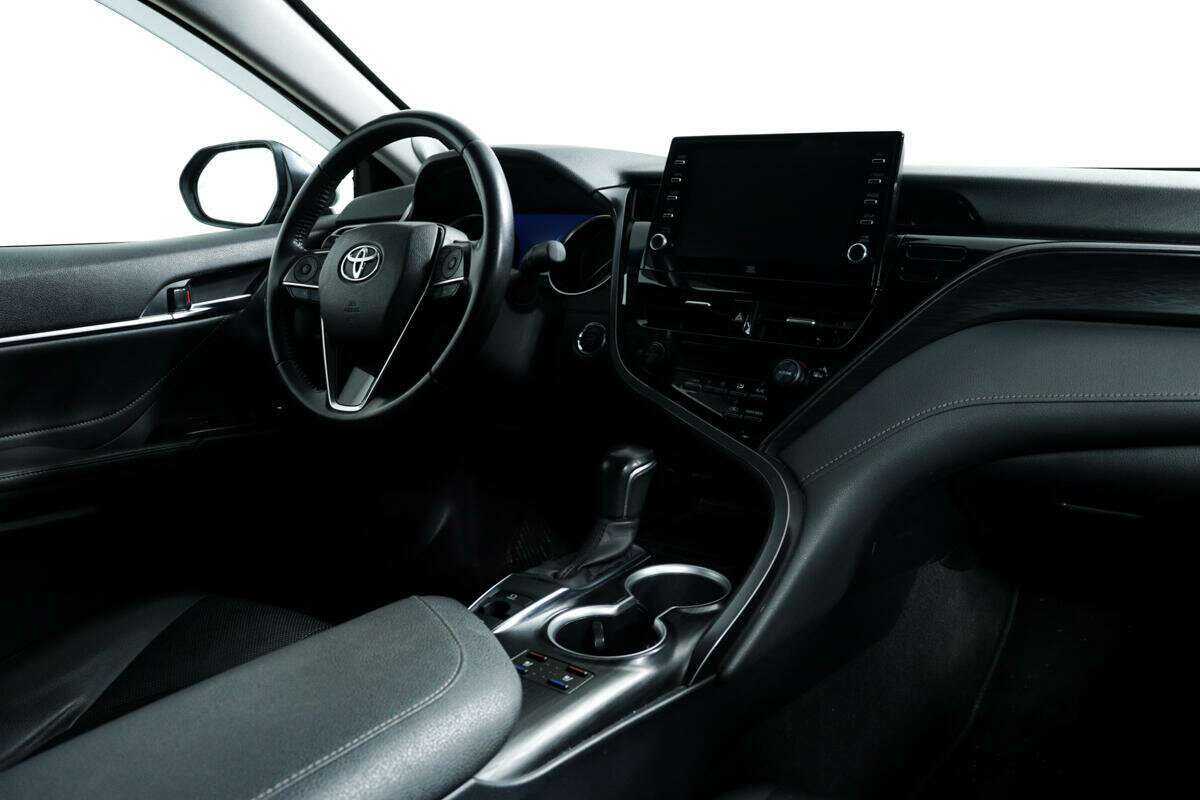 Toyota Camry с пробегом — 2021 год. Фото: #8
