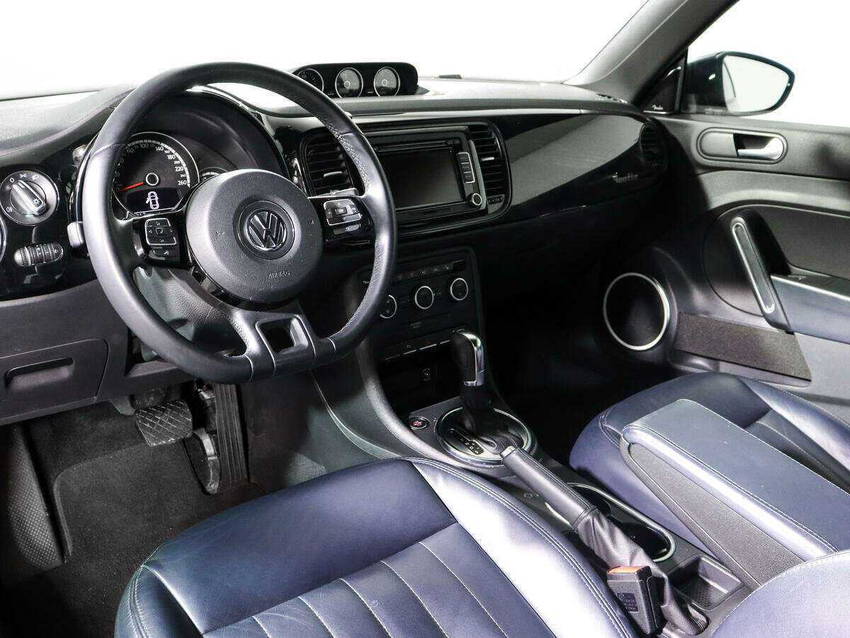 Volkswagen Beetle с пробегом — 2013 год. Фото: #11