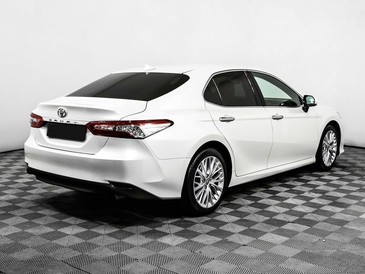 Toyota Camry с пробегом — 2020 год. Фото: #4