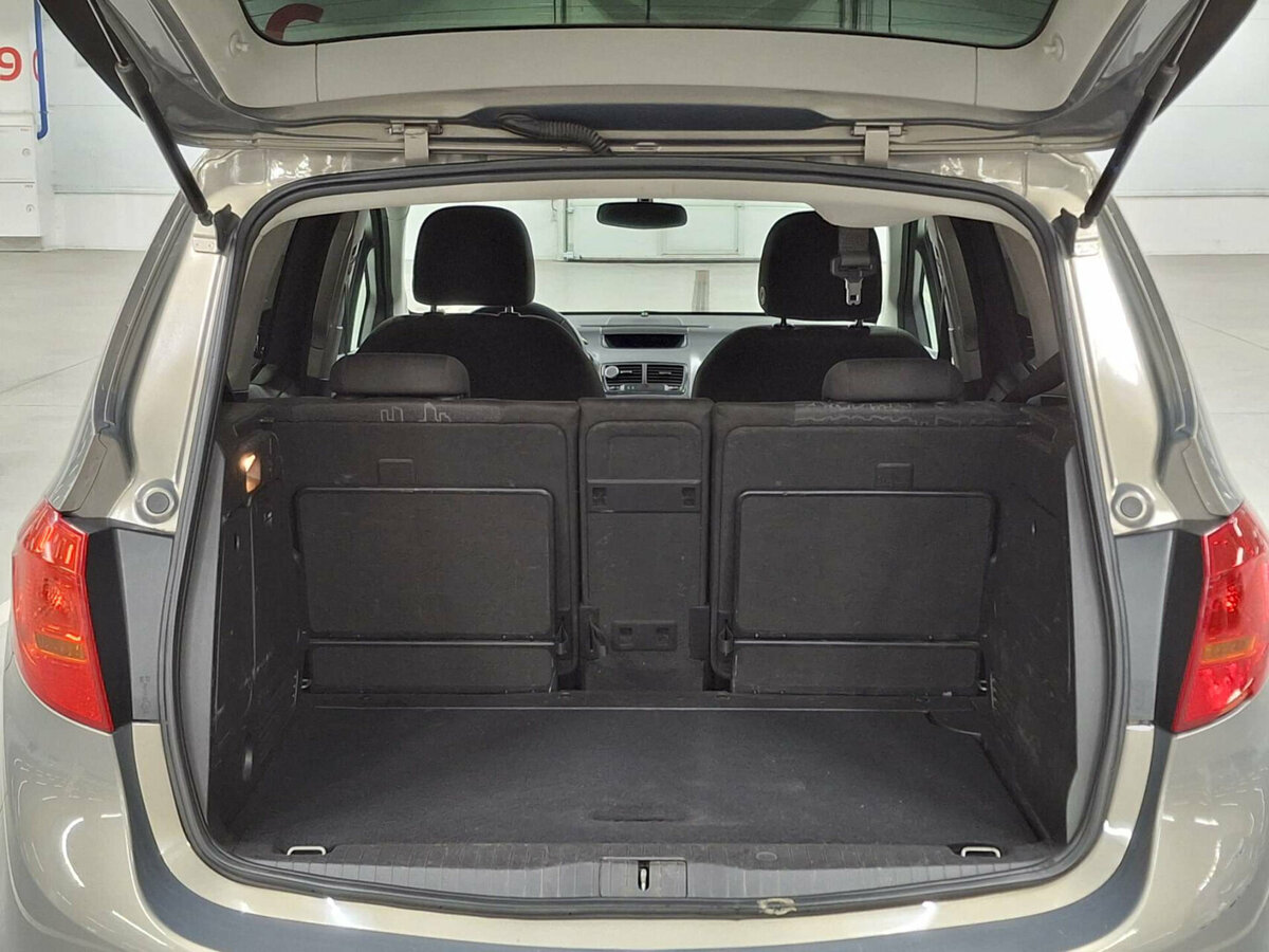 Opel Meriva с пробегом — 2012 год. Фото: #9