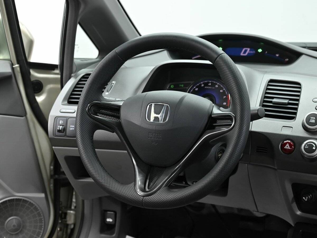 Honda Civic с пробегом — 2008 год. Фото: #7