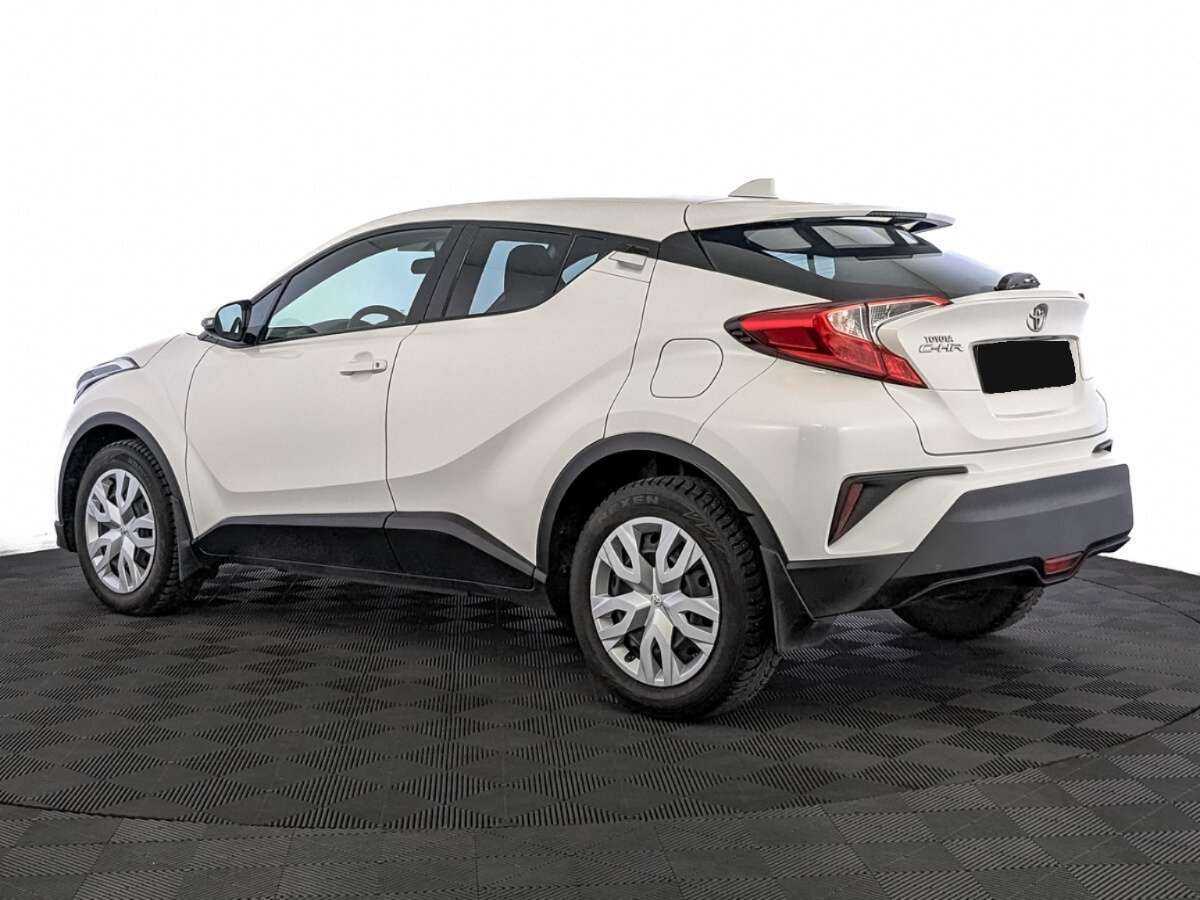 Toyota C-HR с пробегом — 2019 год. Фото: #5
