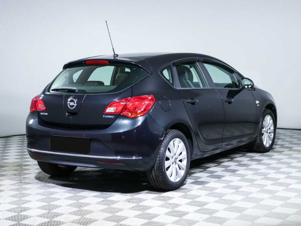 Opel Astra с пробегом — 2014 год. Фото: #3