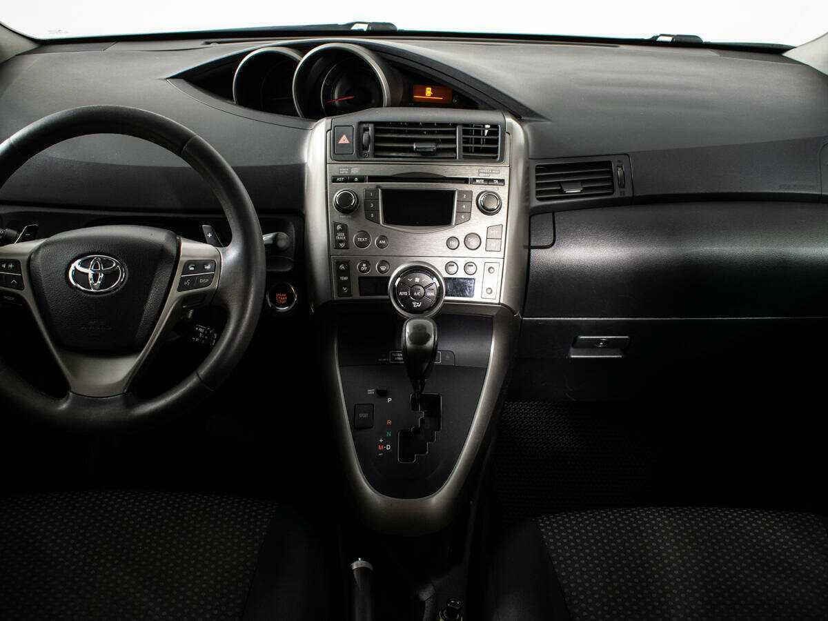 Toyota Verso с пробегом — 2010 год. Фото: #11