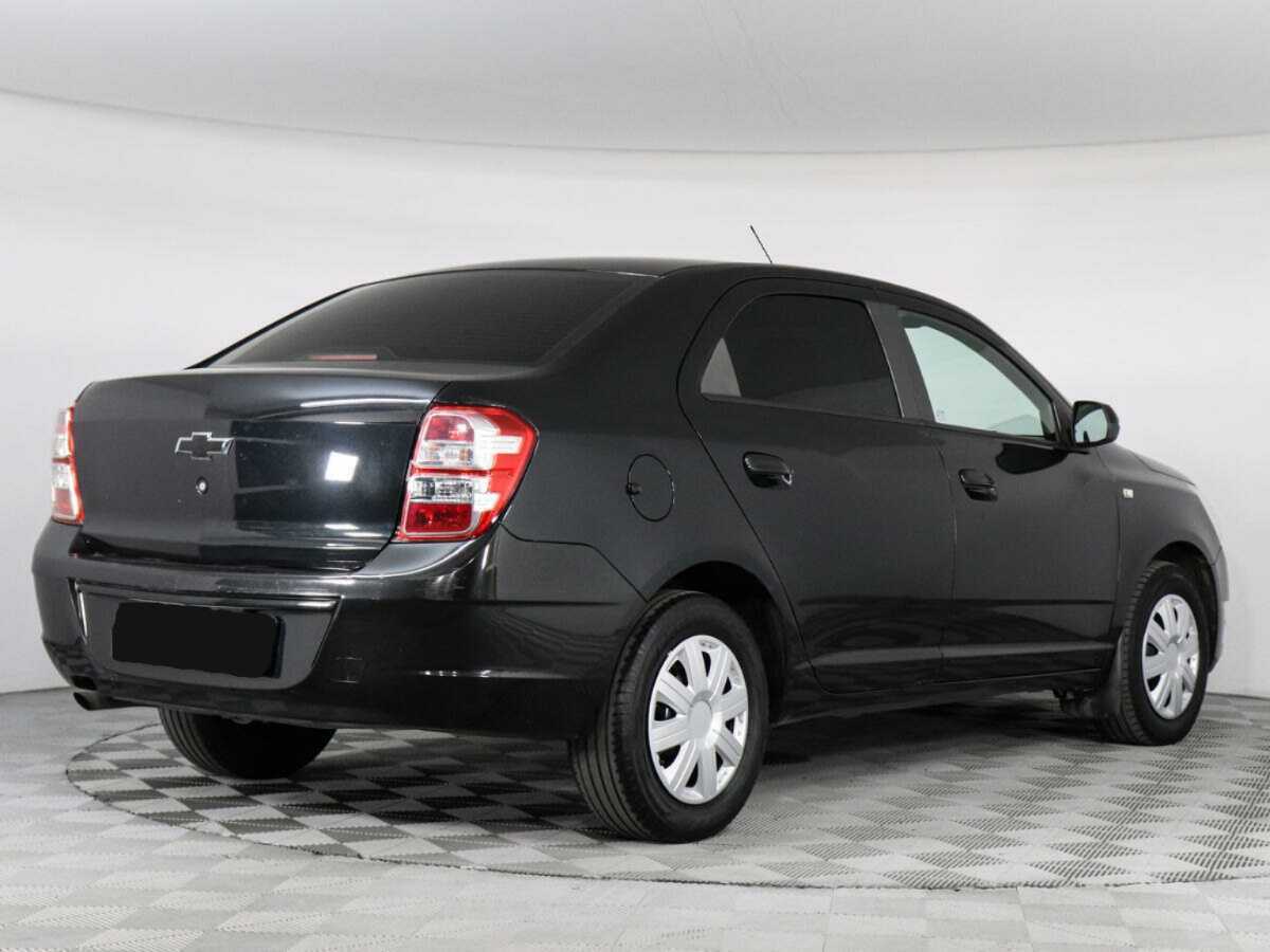 Chevrolet Cobalt с пробегом — 2013 год. Фото: #4
