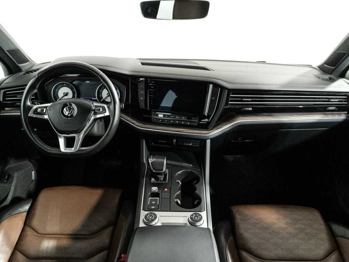 Volkswagen Touareg с пробегом — 2019 год. Фото: #12