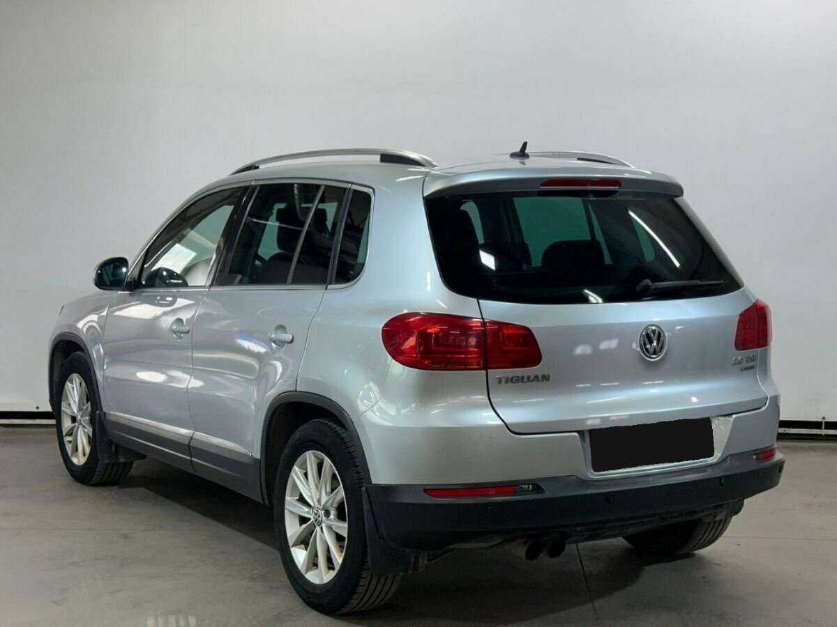 Volkswagen Tiguan с пробегом — 2011 год. Фото: #6