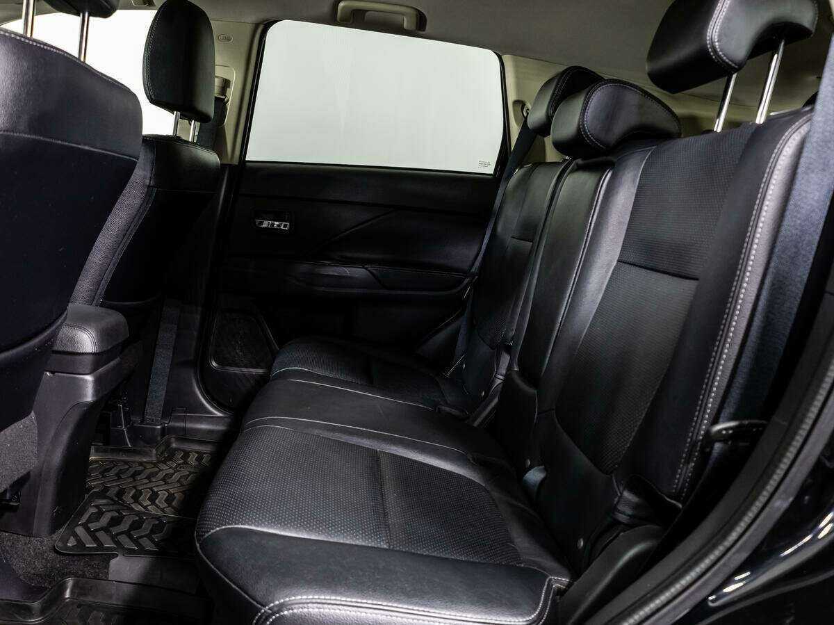 Mitsubishi Outlander с пробегом — 2016 год. Фото: #9