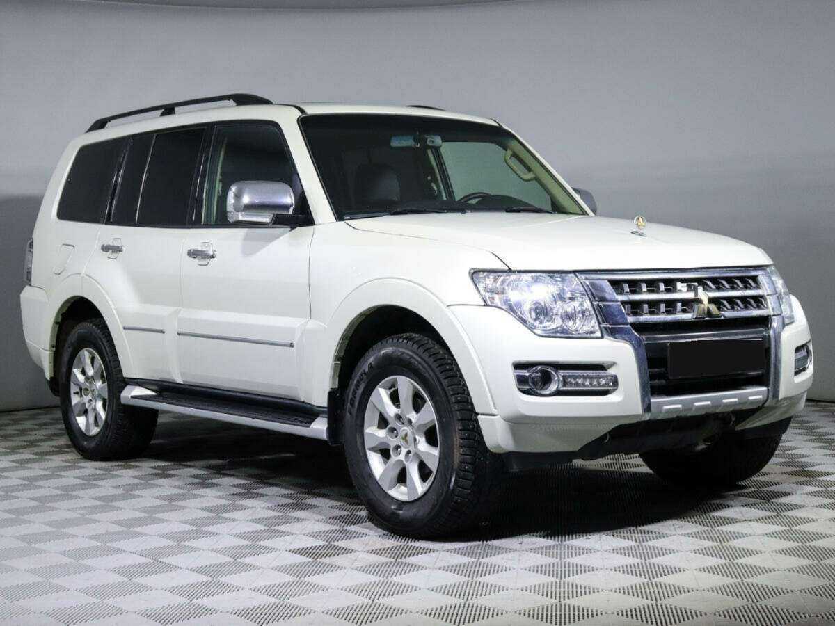Mitsubishi Pajero с пробегом — 2021 год. Фото: #2