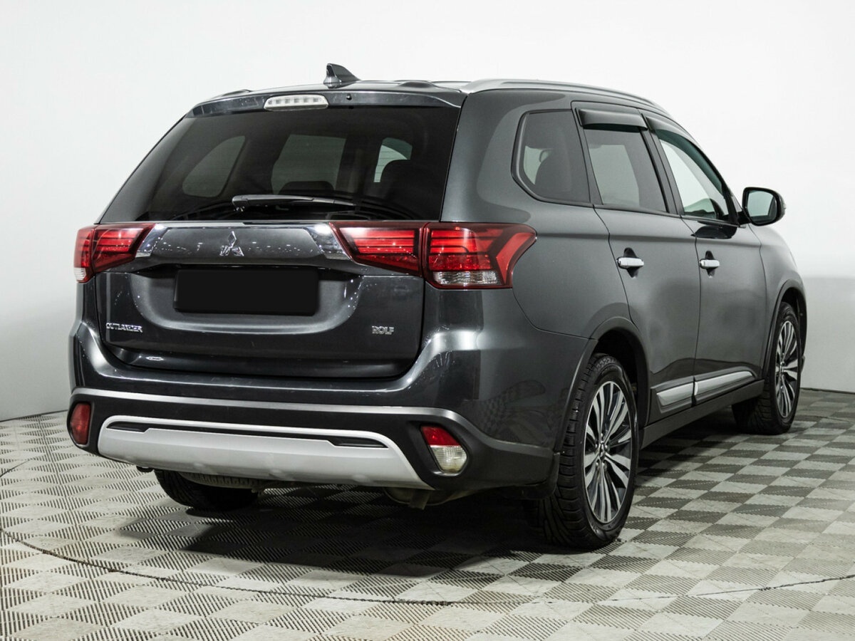 Mitsubishi Outlander с пробегом — 2020 год. Фото: #3