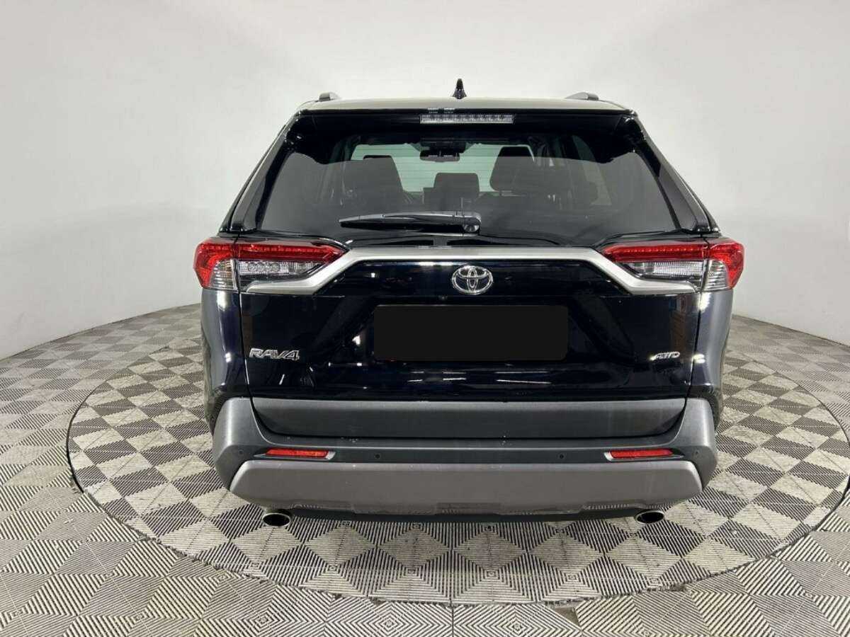 Toyota RAV4 с пробегом — 2022 год. Фото: #2