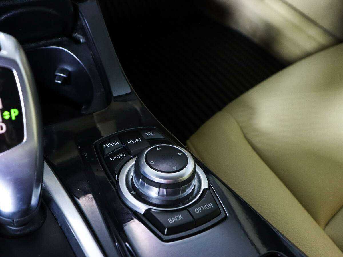 BMW 5 серии с пробегом — 2014 год. Фото: #16