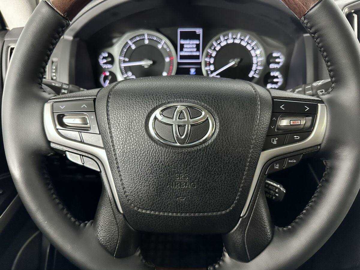 Toyota Land Cruiser с пробегом — 2017 год. Фото: #10