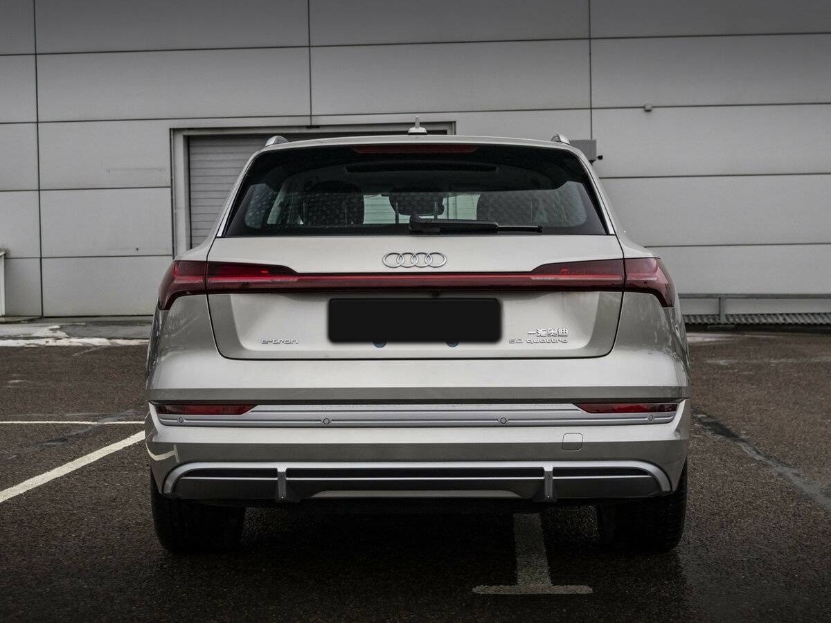 Audi e-tron с пробегом — 2023 год. Фото: #7