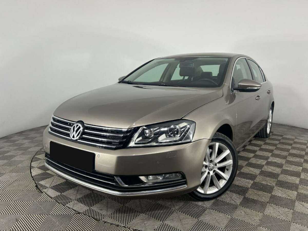 Volkswagen Passat с пробегом — 2011 год. Фото: #0