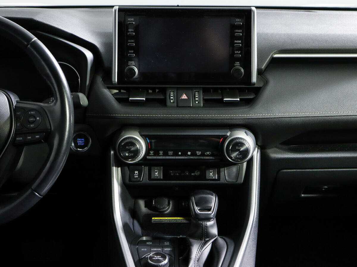 Toyota RAV4 с пробегом — 2020 год. Фото: #10