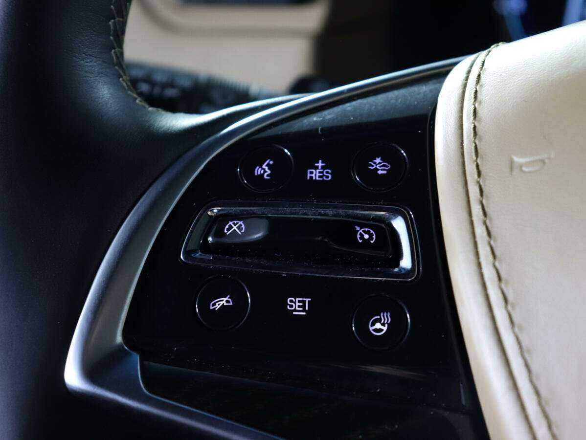 Cadillac Escalade с пробегом — 2018 год. Фото: #23