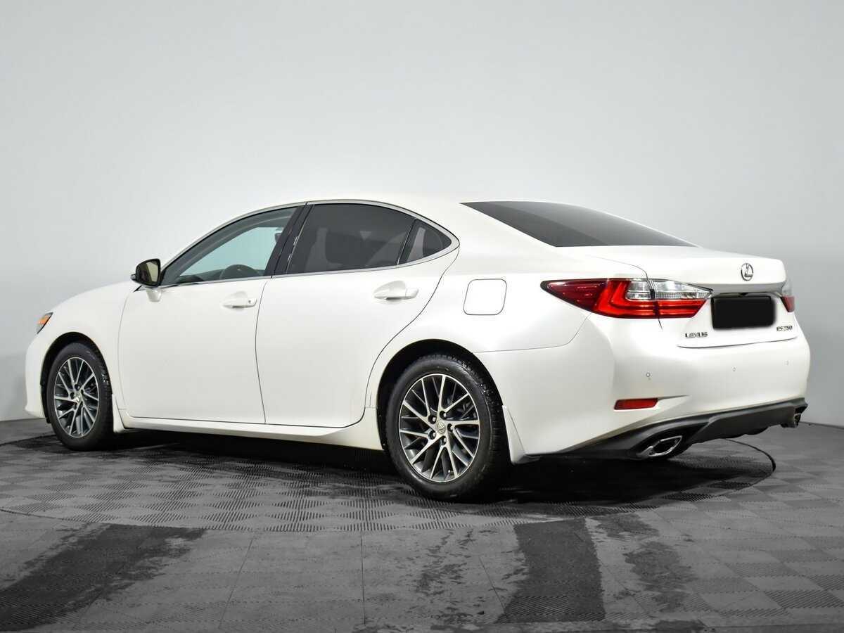 Lexus ES с пробегом — 2015 год. Фото: #5