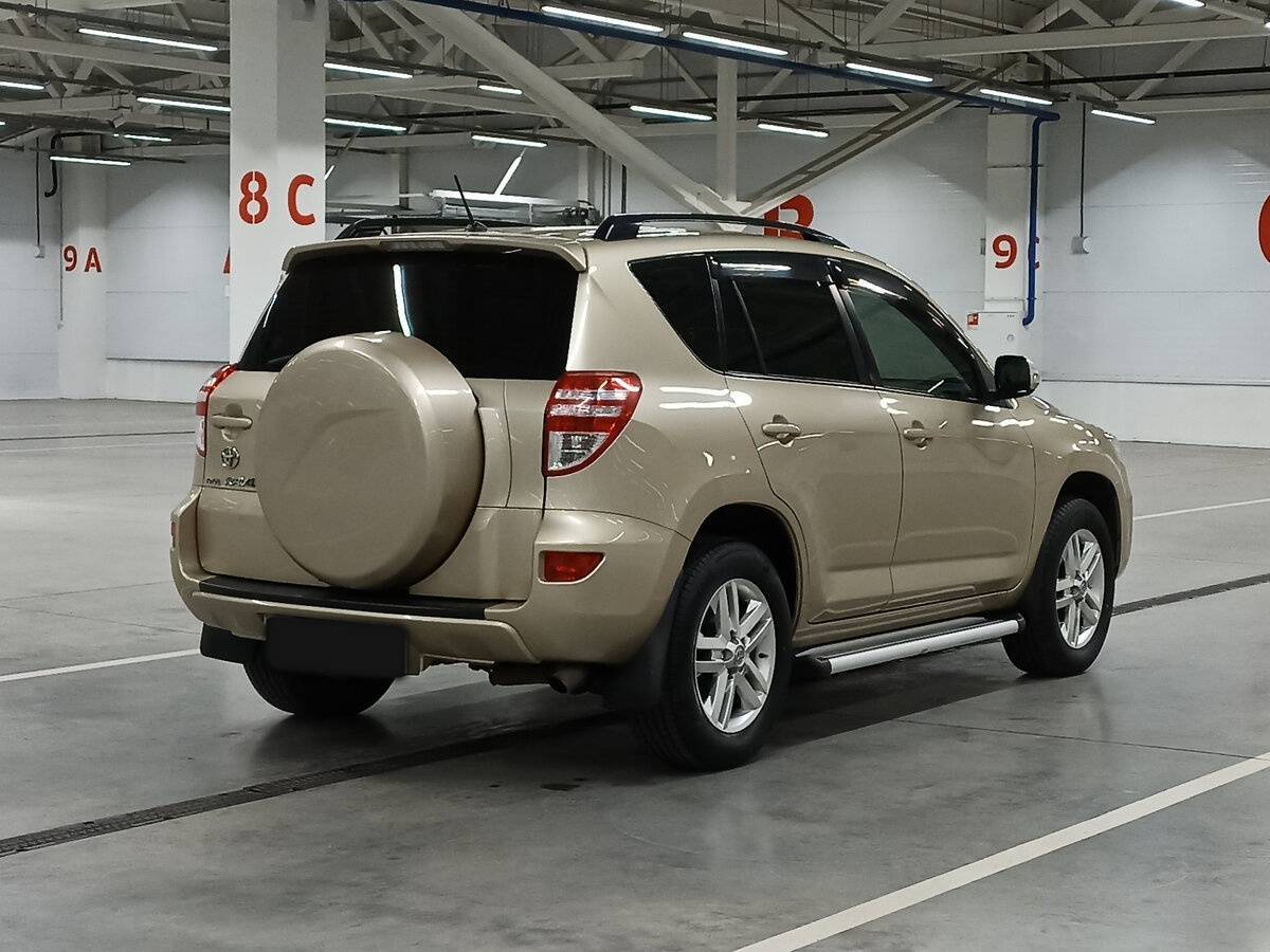 Toyota RAV4 с пробегом — 2011 год. Фото: #4