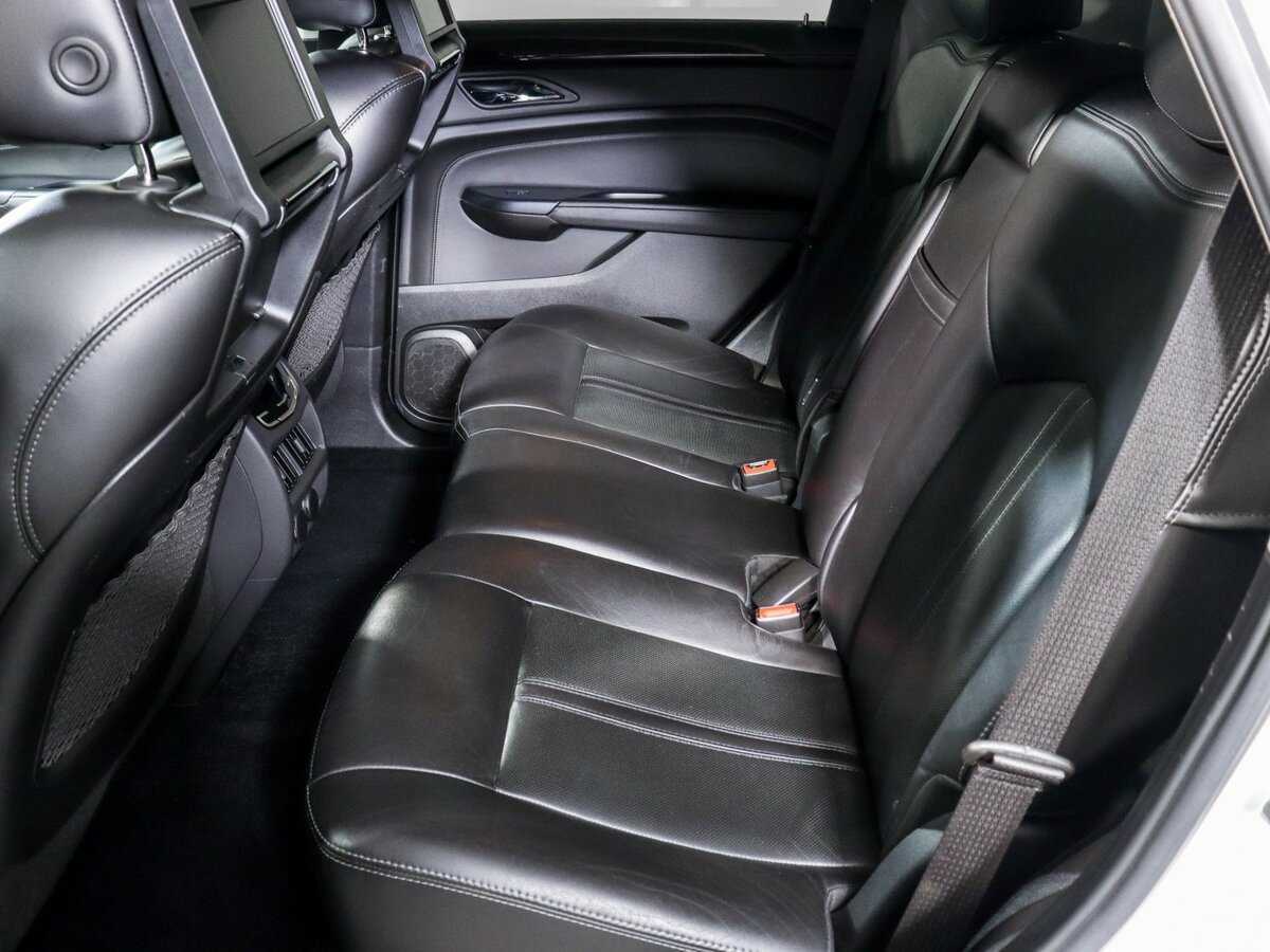 Cadillac SRX с пробегом — 2013 год. Фото: #6