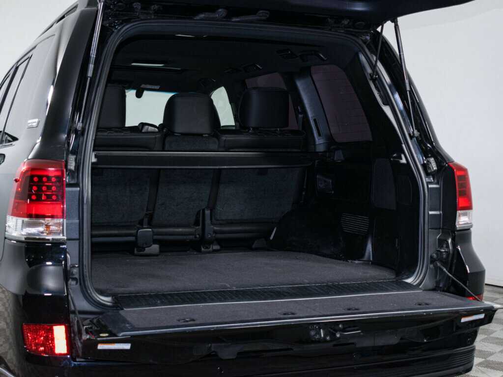 Toyota Land Cruiser с пробегом — 2019 год. Фото: #4